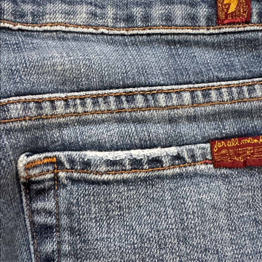 7 For All Mankind classic blue denim straight leg jeans. - Picture 14 of 15